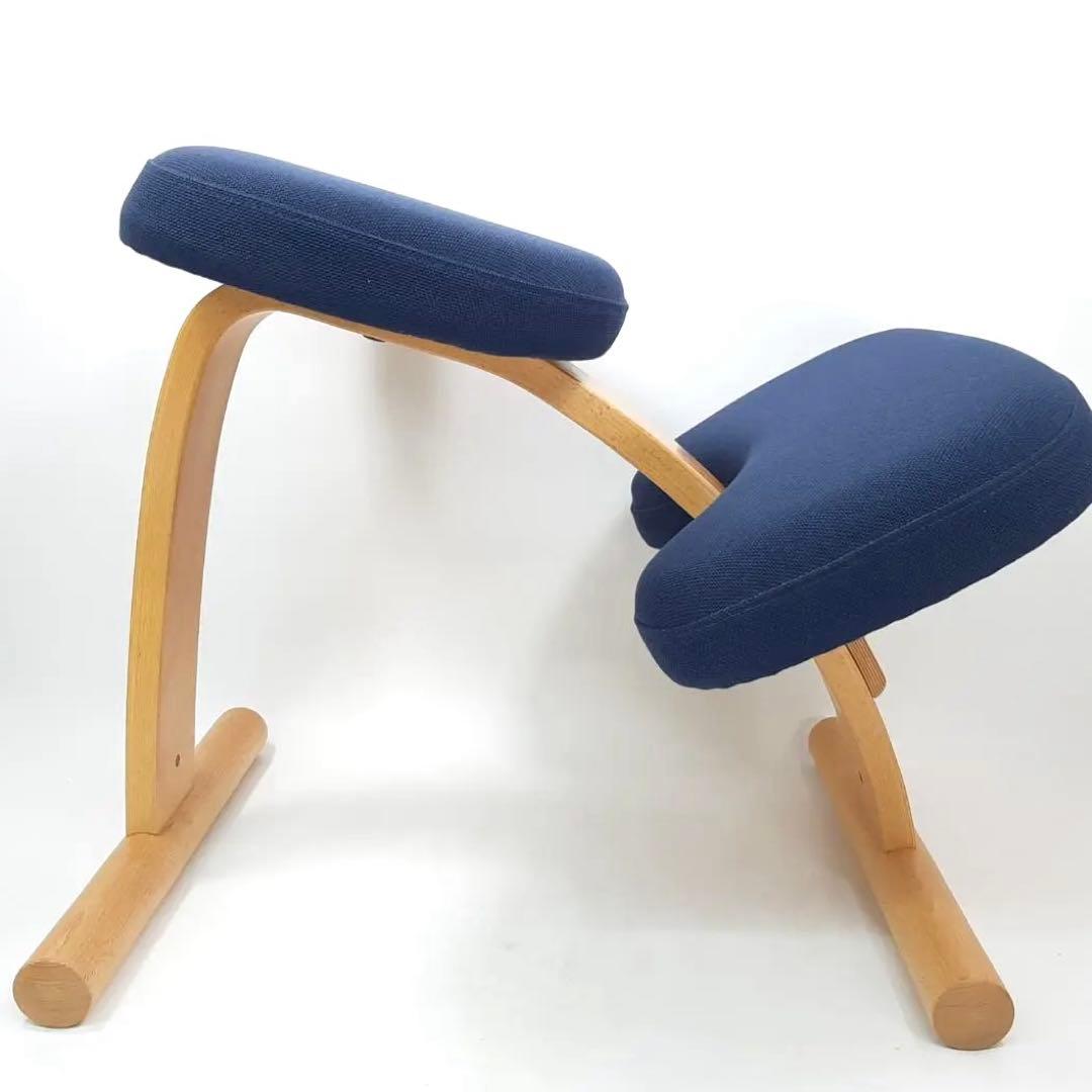美品　サカモトハウス　バランスイージー　チェア　ネイビー　姿勢矯正チェア