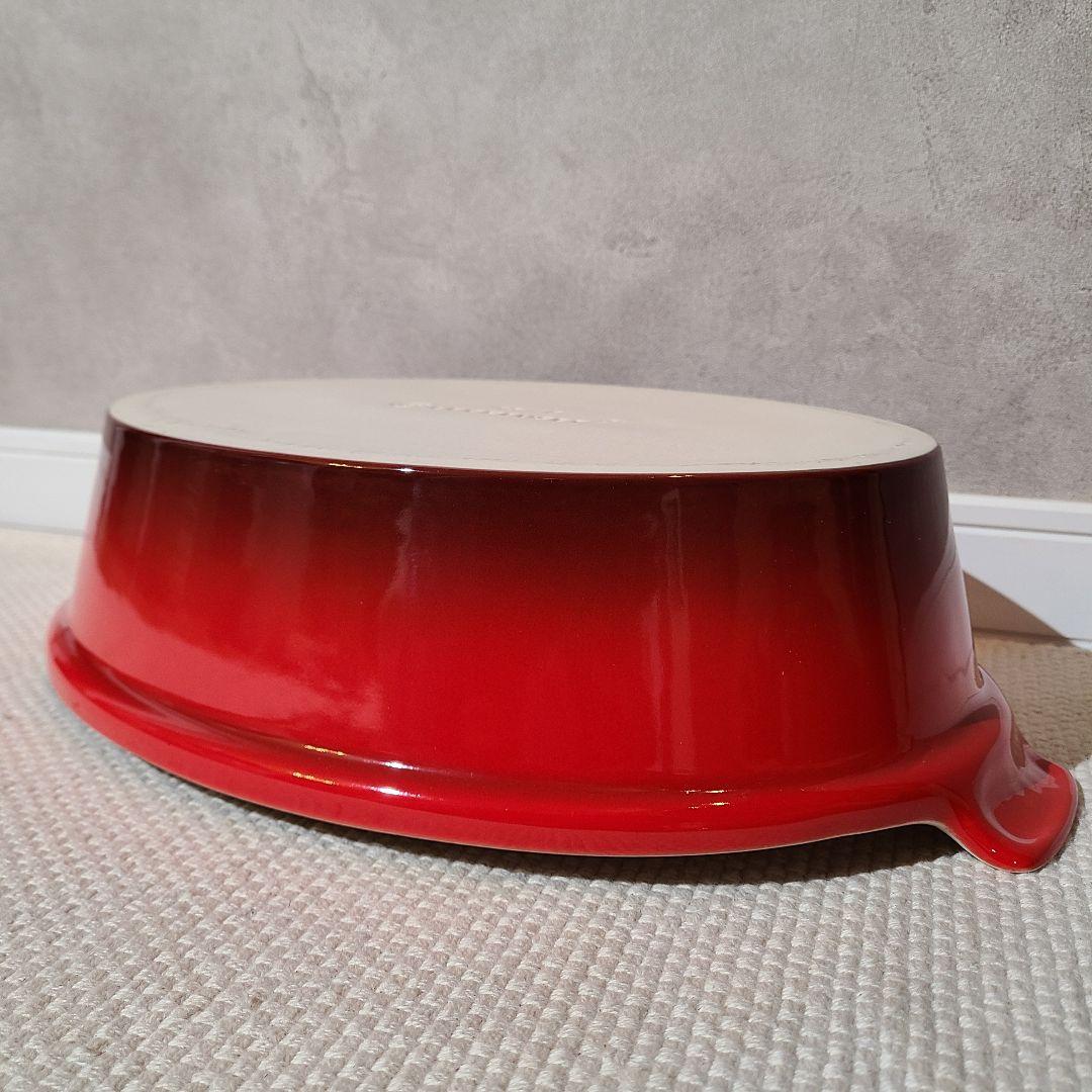 LE CREUSET　ルクルーゼ　ストーンウェア　オーバル　キャセロール　レッド
