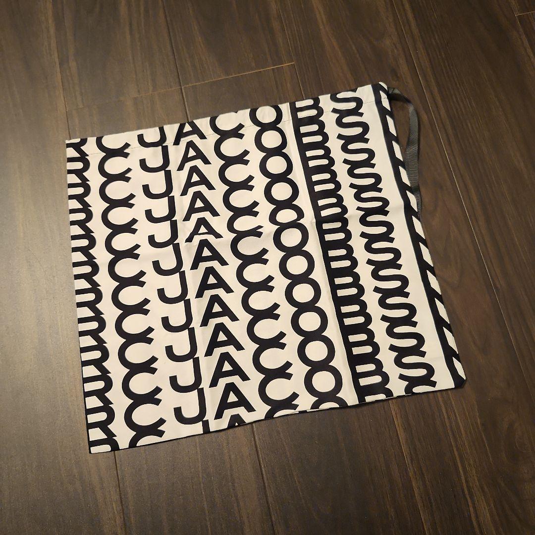 Marc Jacobs 　ブラック　ナイロン、ストラップ本革のバックパック