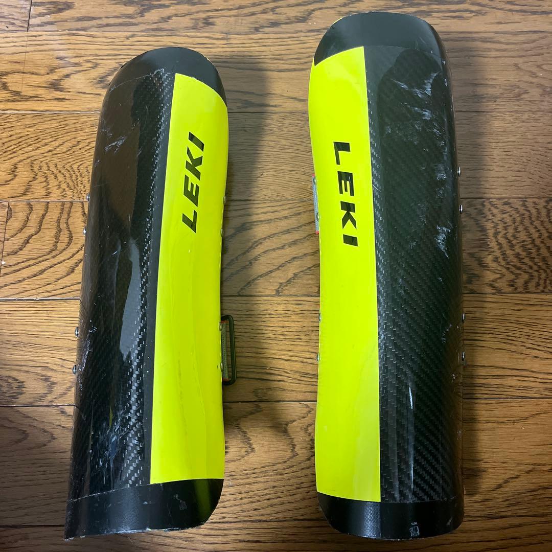 LEKIカーボンレガース