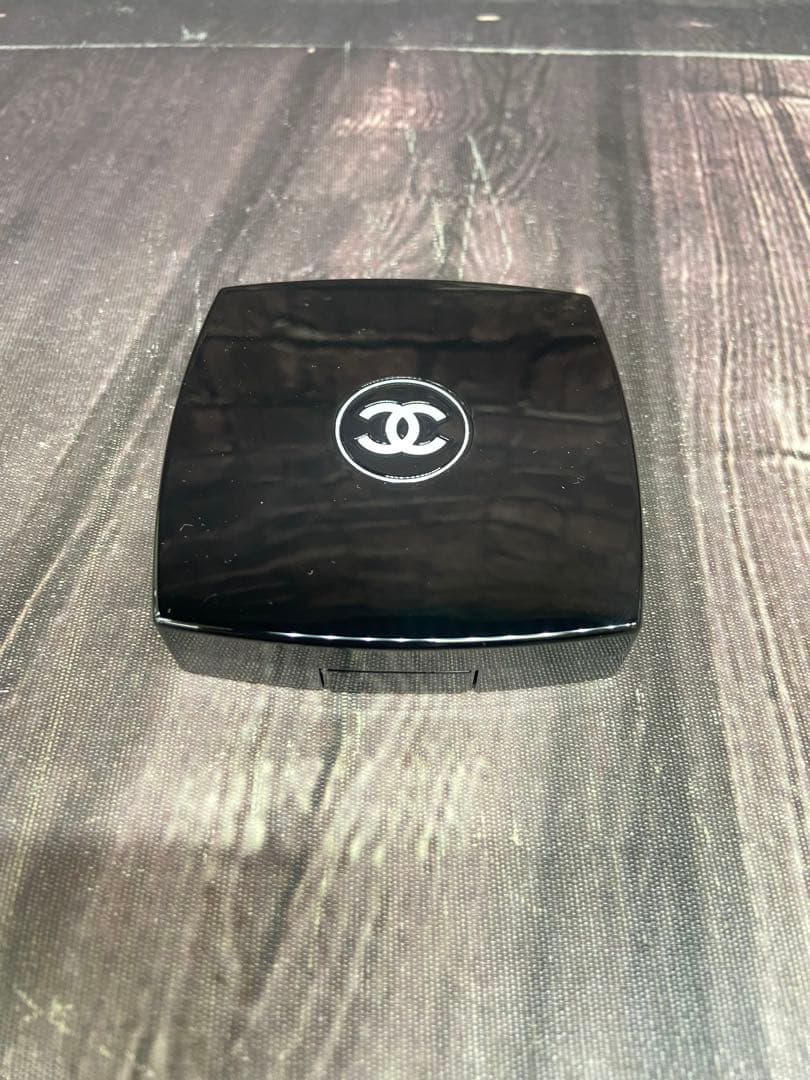 CHANEL キャトルオンブル　388 エクラ ドゥ ニュイ　アイシャドウ