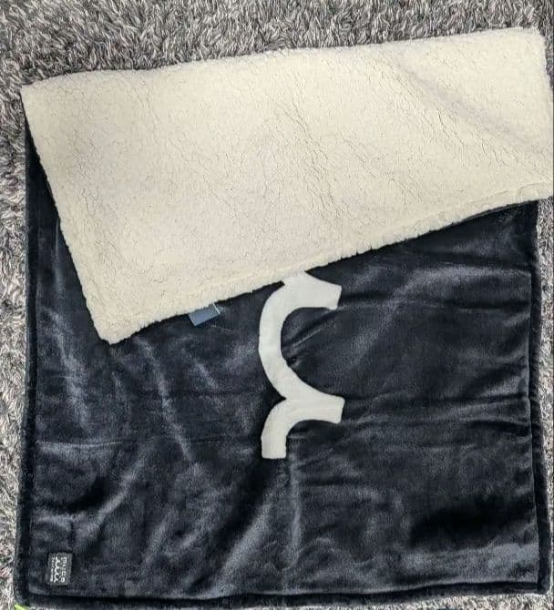 muta リバーシブル毛布 黒白