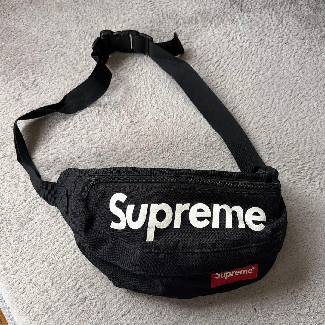 supreme ボディバック　黒