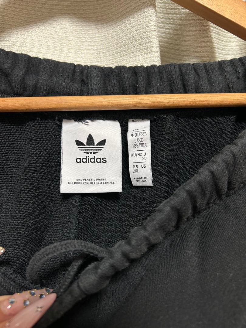 adidas 黒 ジャージ上下セット　セットアップ XLサイズ