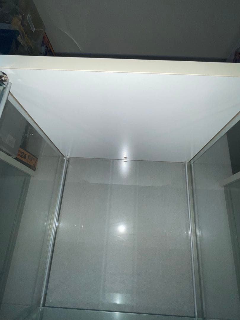 梱包・発送たのメル便】IKEA デトルフ ガラス扉キャビネット - メルカリ