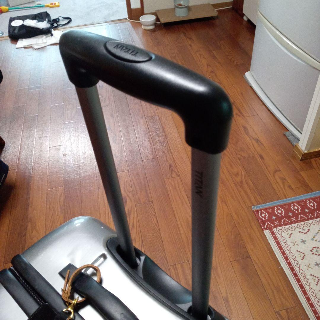 TITAN シルバーキャリーケース 中型 74L