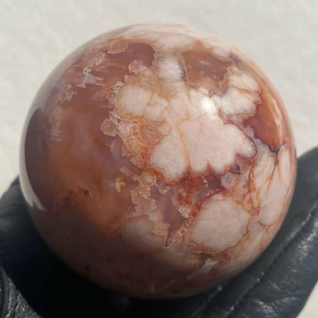 桜瑪瑙 カーネリアン 共生 スフィア フラワーアゲート 置物 64.6mm