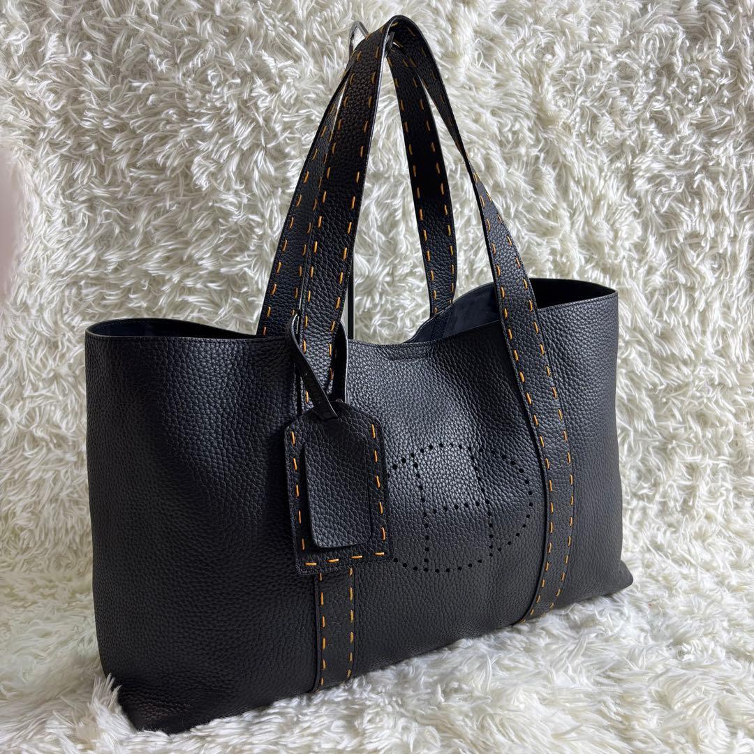 レザー トート バッグ ブラック スタッズ付き - メルカリ