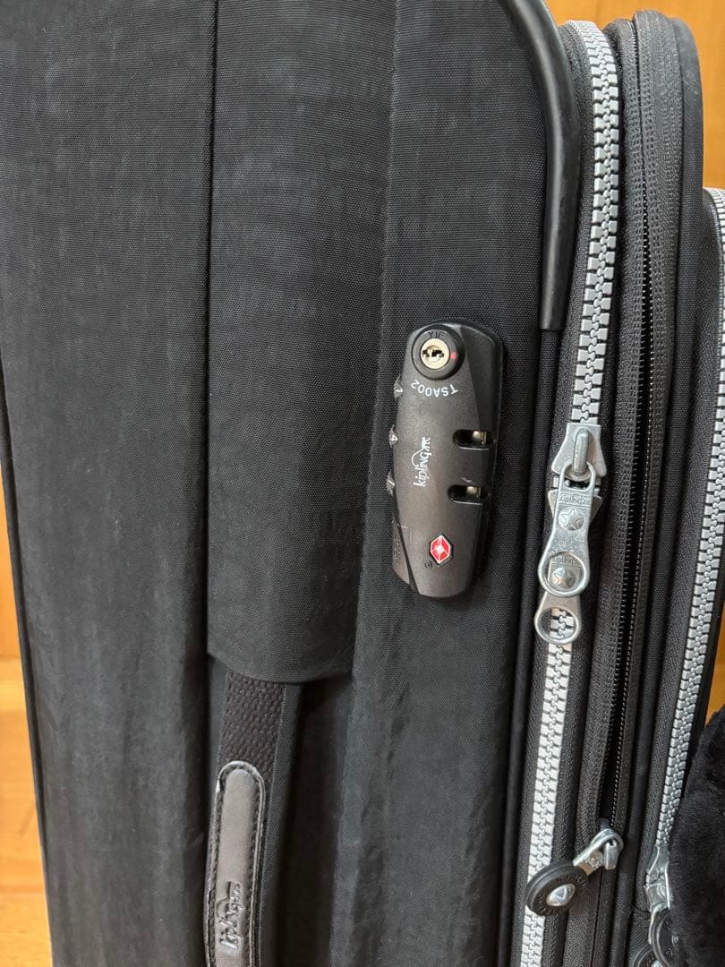 ★お値下げ★Kipling★★最新モデル★TSAロック内蔵★キャリーケース★黒