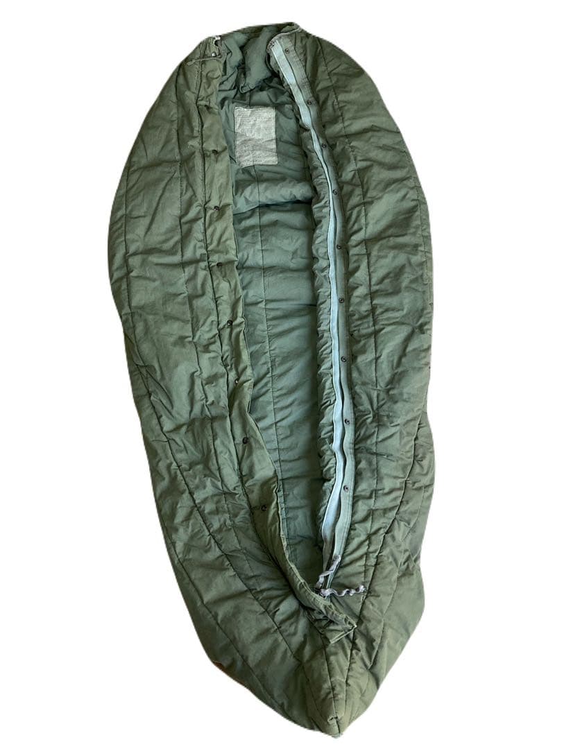 売り切り価格　米軍実物　シュラフ　スリーピングバッグ　中綿入り　ダッフルバッグ付