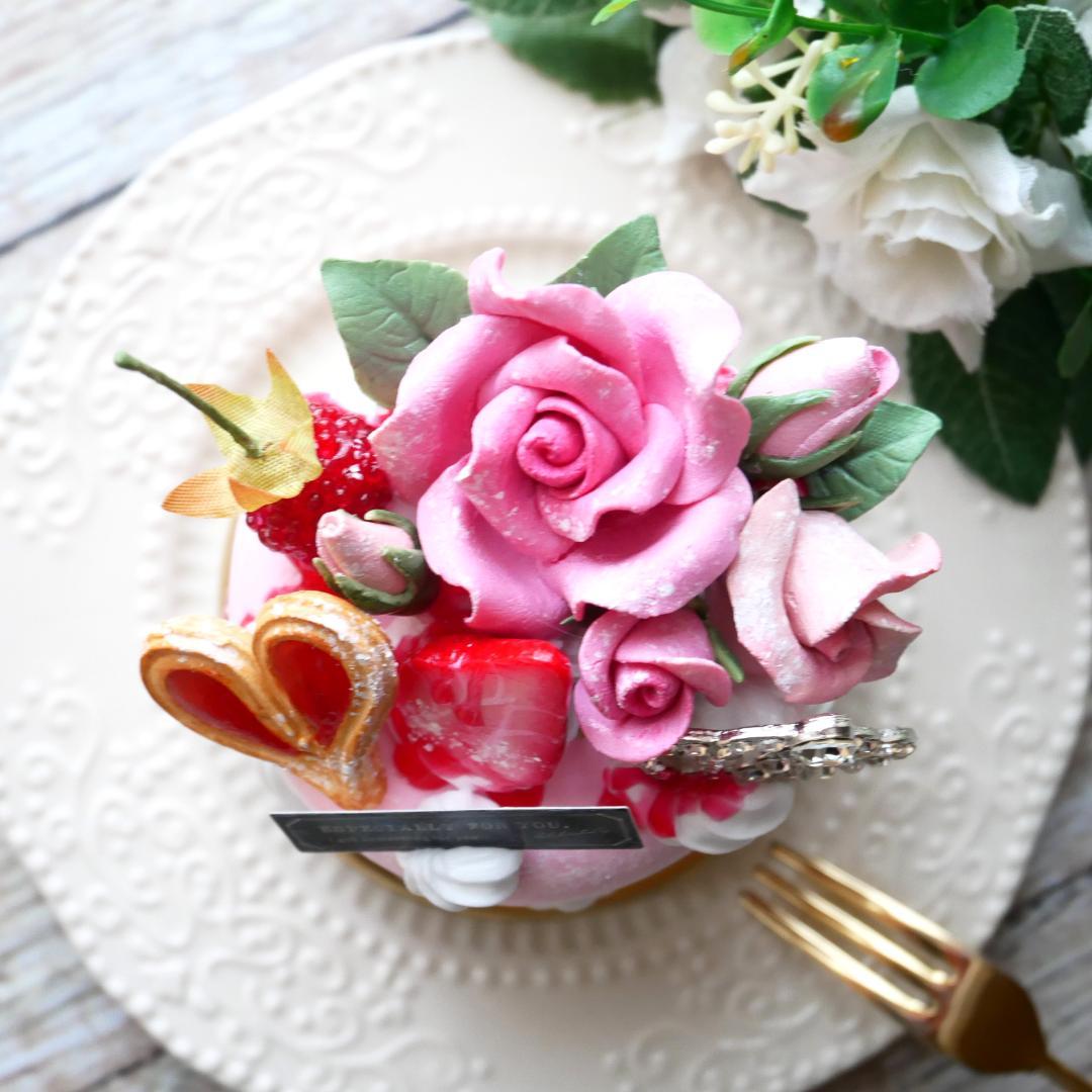 【マロングラッセ様】苺づくし♡可愛いロールケーキ/薔薇♡苺の贅沢マカロンケーキ◆