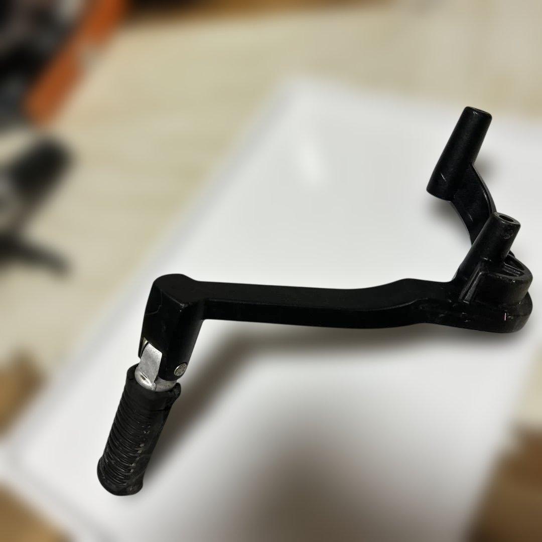 ハーレーダビッドソン スーパーグライドの後部座席用左フットレストブラケット撤去品