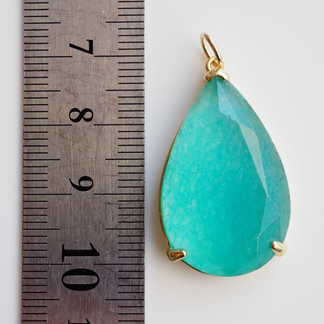 【Noel】高品質ホワイトシェル彫刻の大粒ネックレストップ