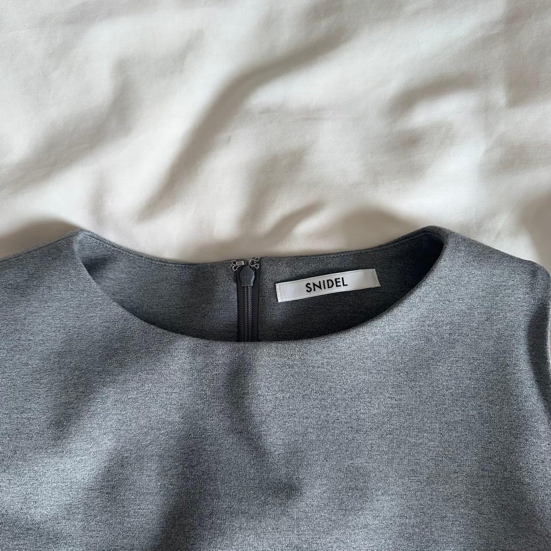 【未着用タグ付】SNIDEL USAGI ONLINE限定 ヘムフリルワンピース