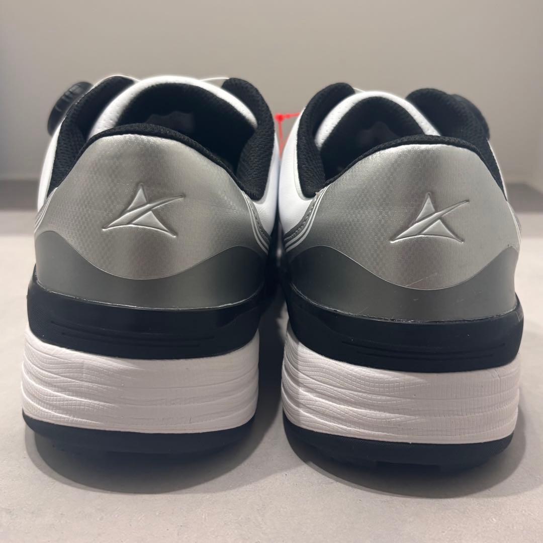 新品 定価1.87万円　AXEL ホワイト/ブラック ゴルフシューズ 28cm