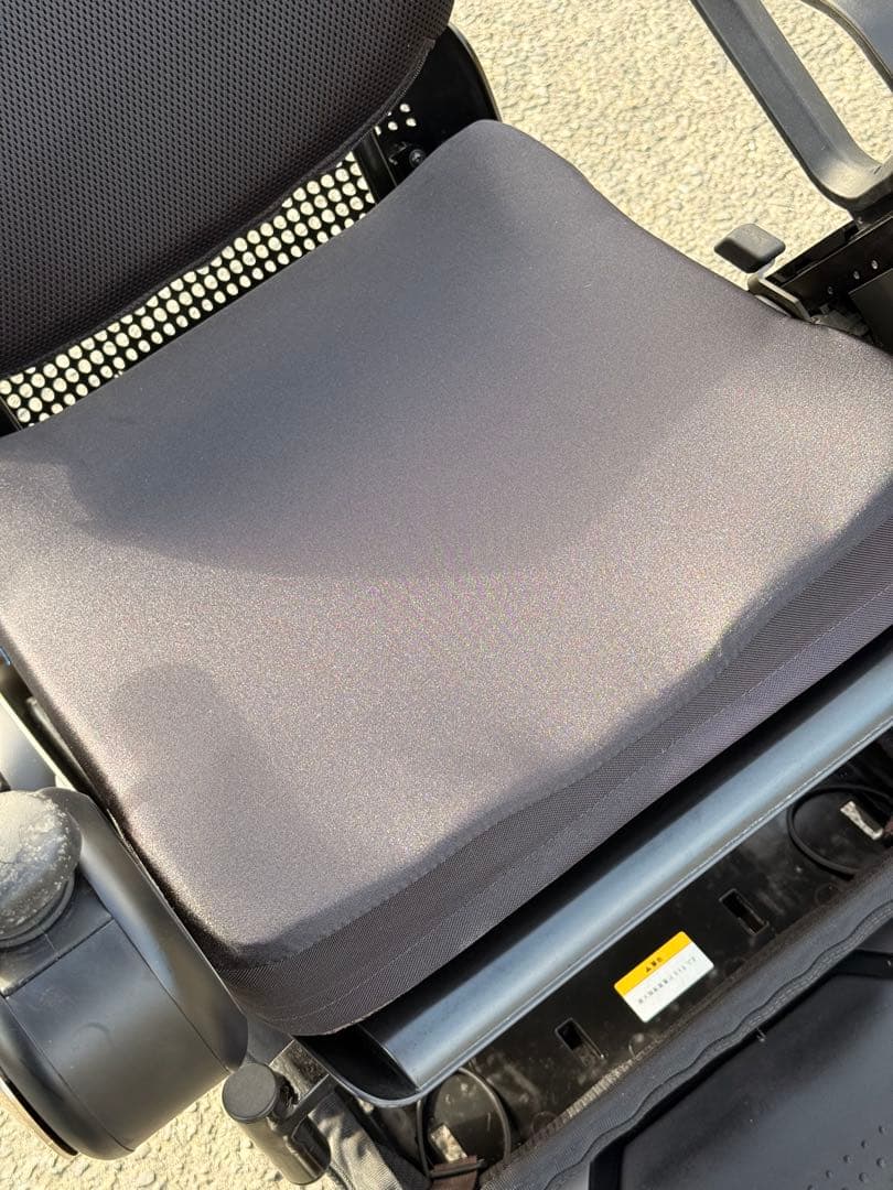 近畿配達は3千引 バッテリー2本♪ WHILL Model C 電動車椅 シニア