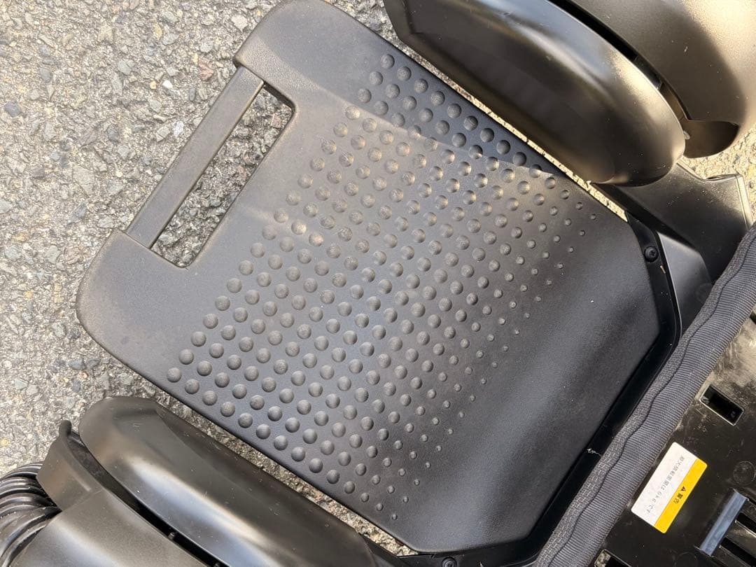 近畿配達は3千引 バッテリー2本♪ WHILL Model C 電動車椅 シニア