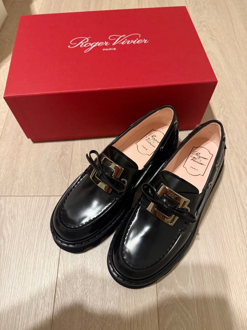 Roger vivier ヴィヴ レンジャー トラック ローファー