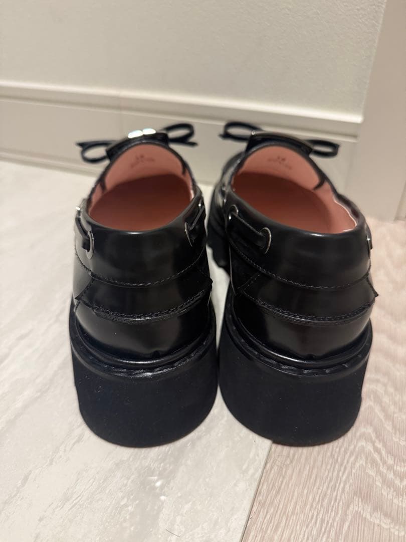 Roger vivier ヴィヴ レンジャー トラック ローファー