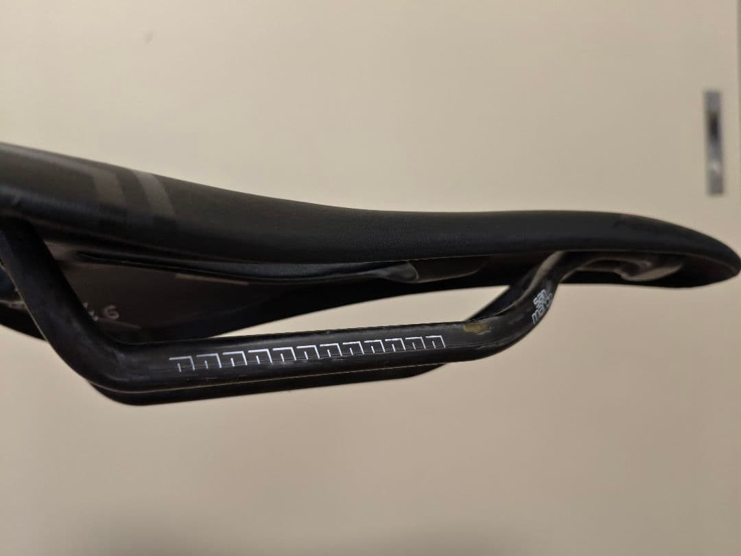 San marco Super leggera ロードバイク　サドル　カーボン製