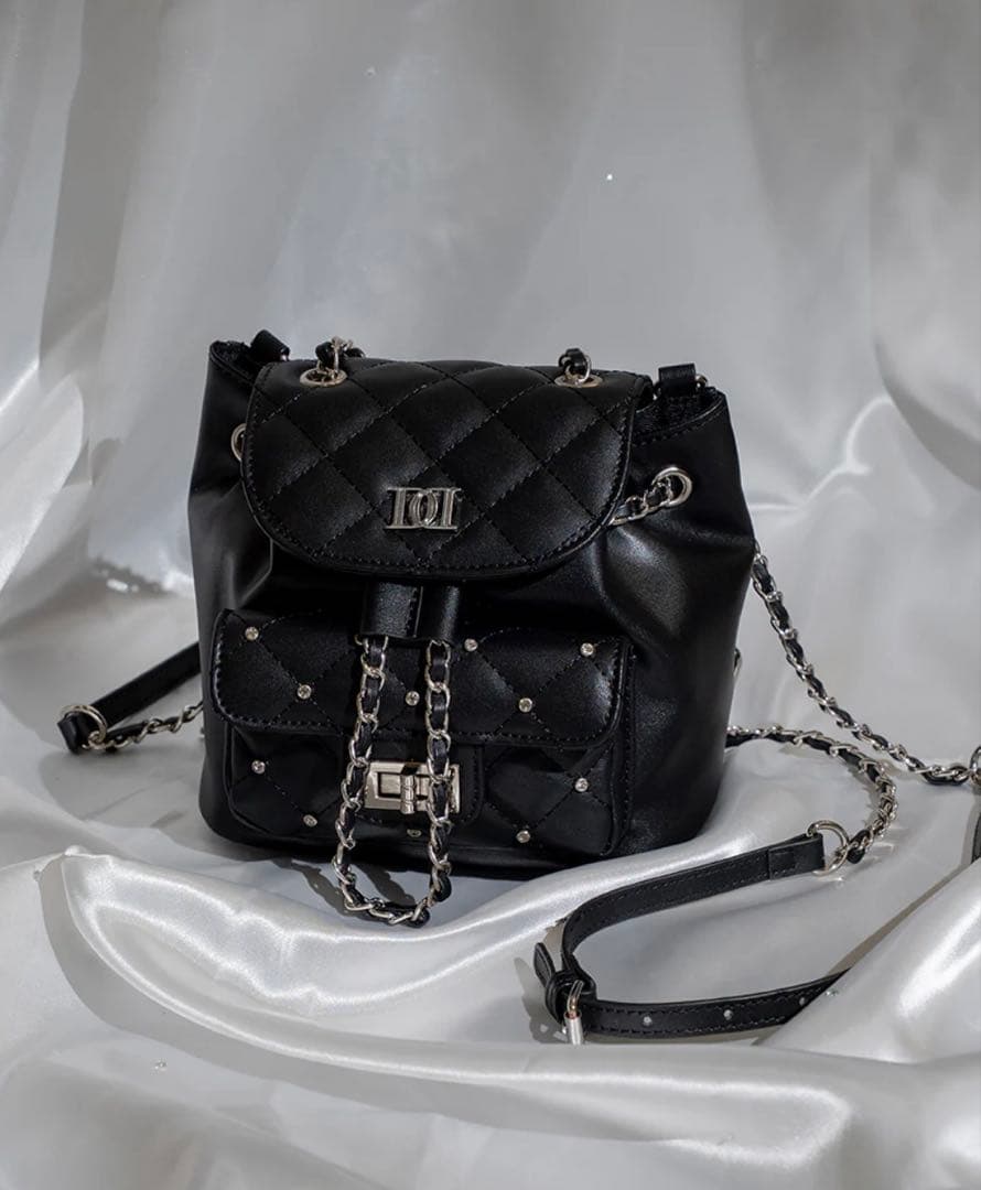 ダーリッチ Darich キルティングビジューミニリュック