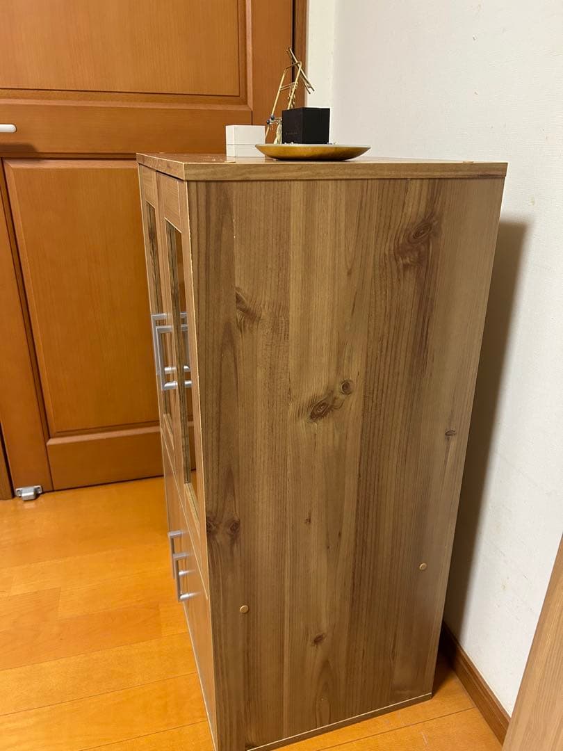 【美品】ガラスキャビネット 食器棚　ナチュラル　引き取り大歓迎 傷なし