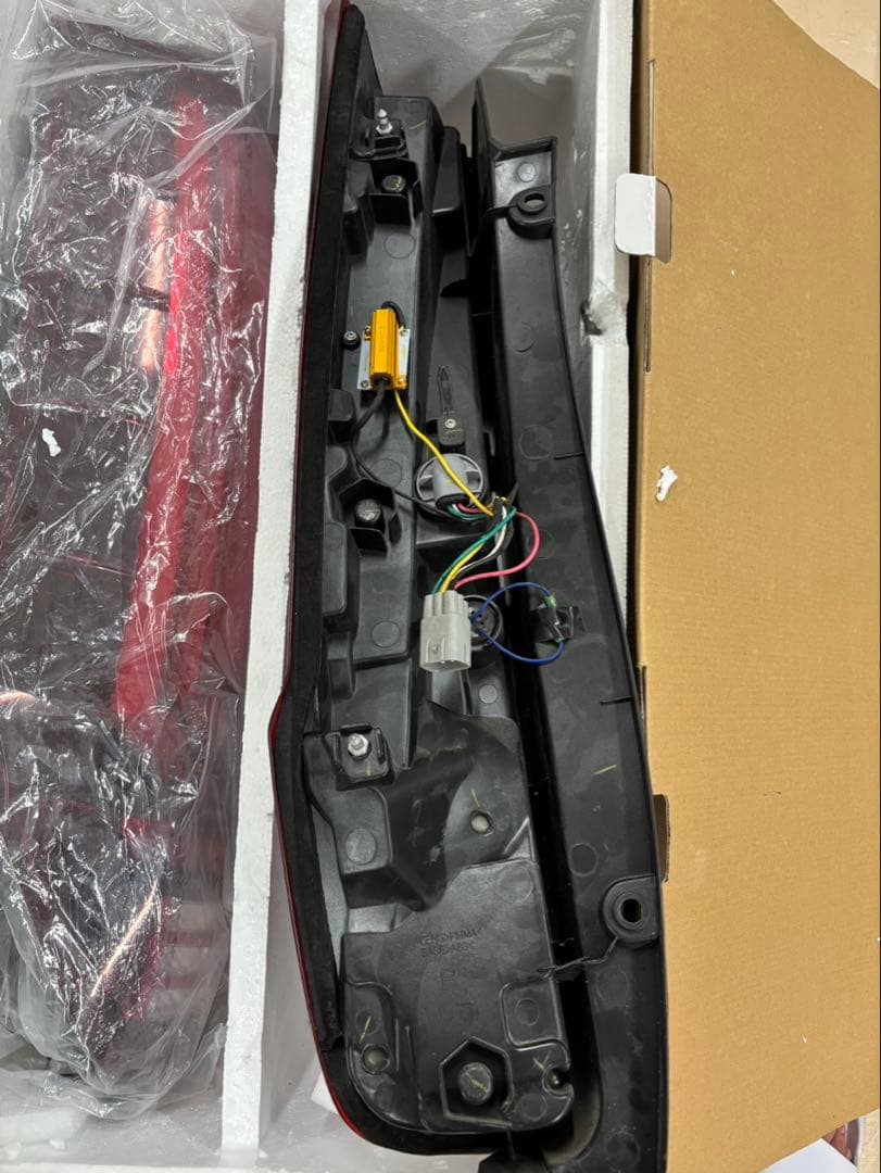 TOM'S トムス　テール　ノア　ヴォクシー