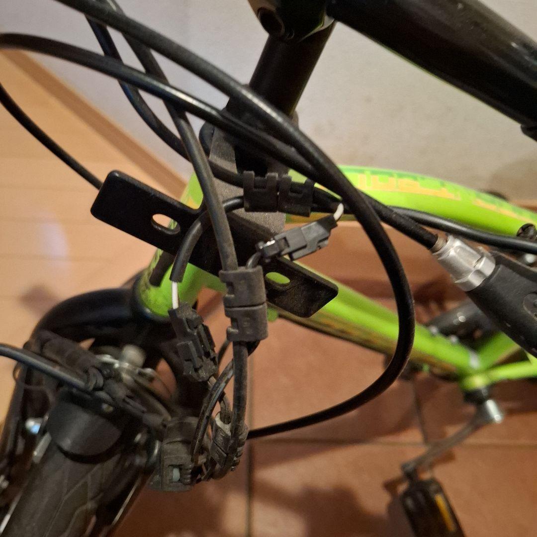 22インチ 横浜市 引き取り可能な方のみ 子供 自転車 黄緑 ヘルメット付き