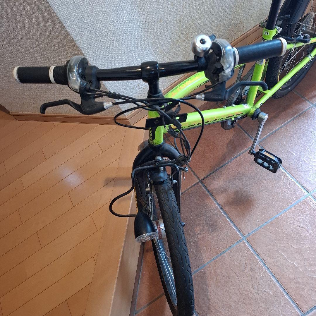 22インチ 横浜市 引き取り可能な方のみ 子供 自転車 黄緑 ヘルメット付き