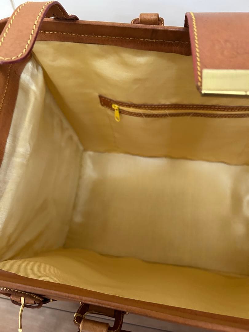 (極美品) Bruno Conti ブルーノコンテイ ボストンバッグ 本革