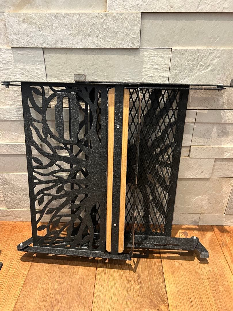 ネイチャートーンズ　ワンハンドカフェテーブルとリトルブレイクスタンド大樹ver.