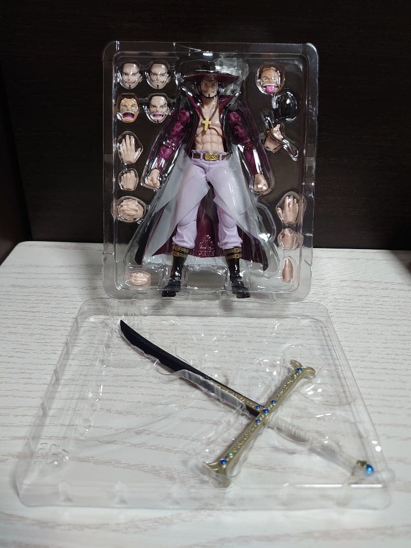 S.H.Figuarts ジュラキュール・ミホーク 鷹の目 ワンピースフィギュア