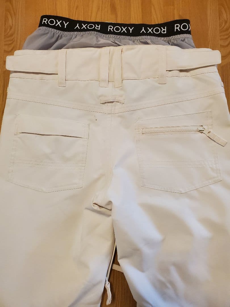 ROXY スノーボードウェア　レディース　 上下セット ブラック/ホワイト