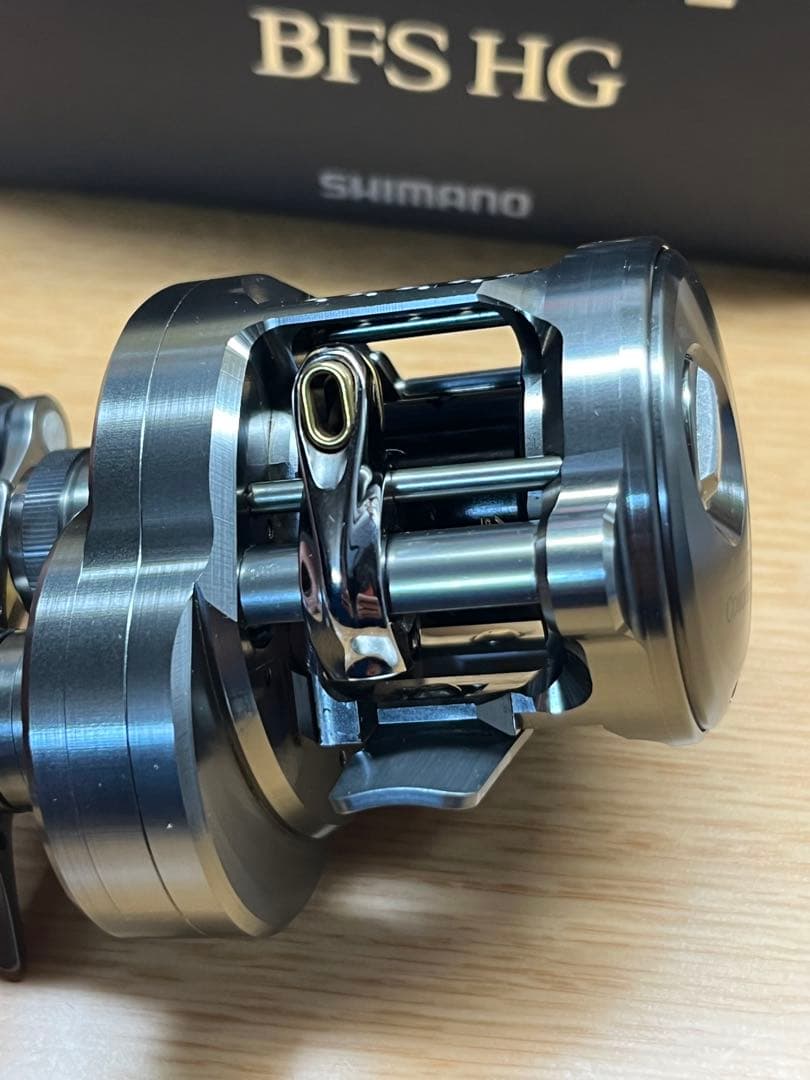 リール 23 CALCUTTA CONQUEST BFS HG