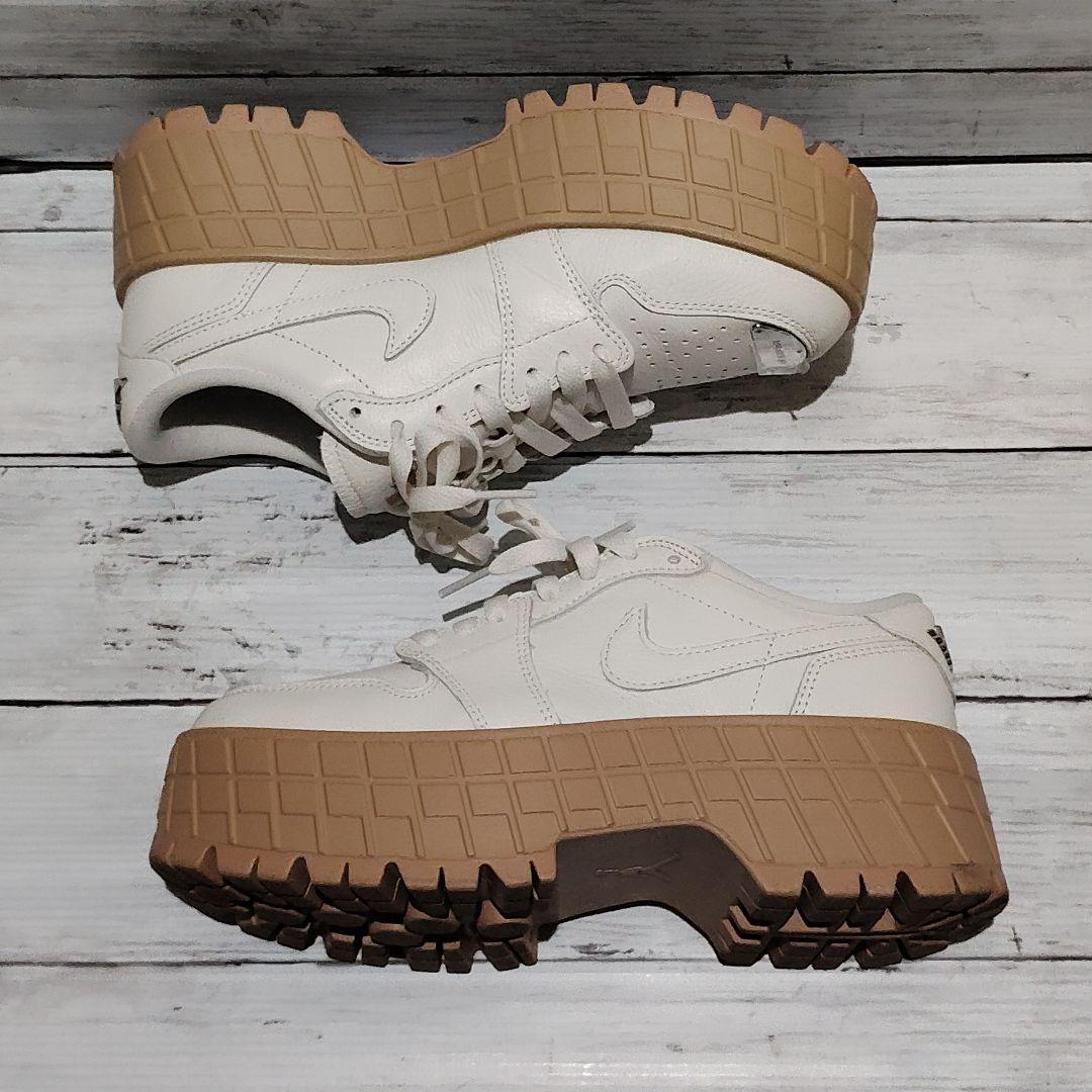 極美品✨24cm ナイキ ウィメンズ エアジョーダン1 ブルックリン ロー 白