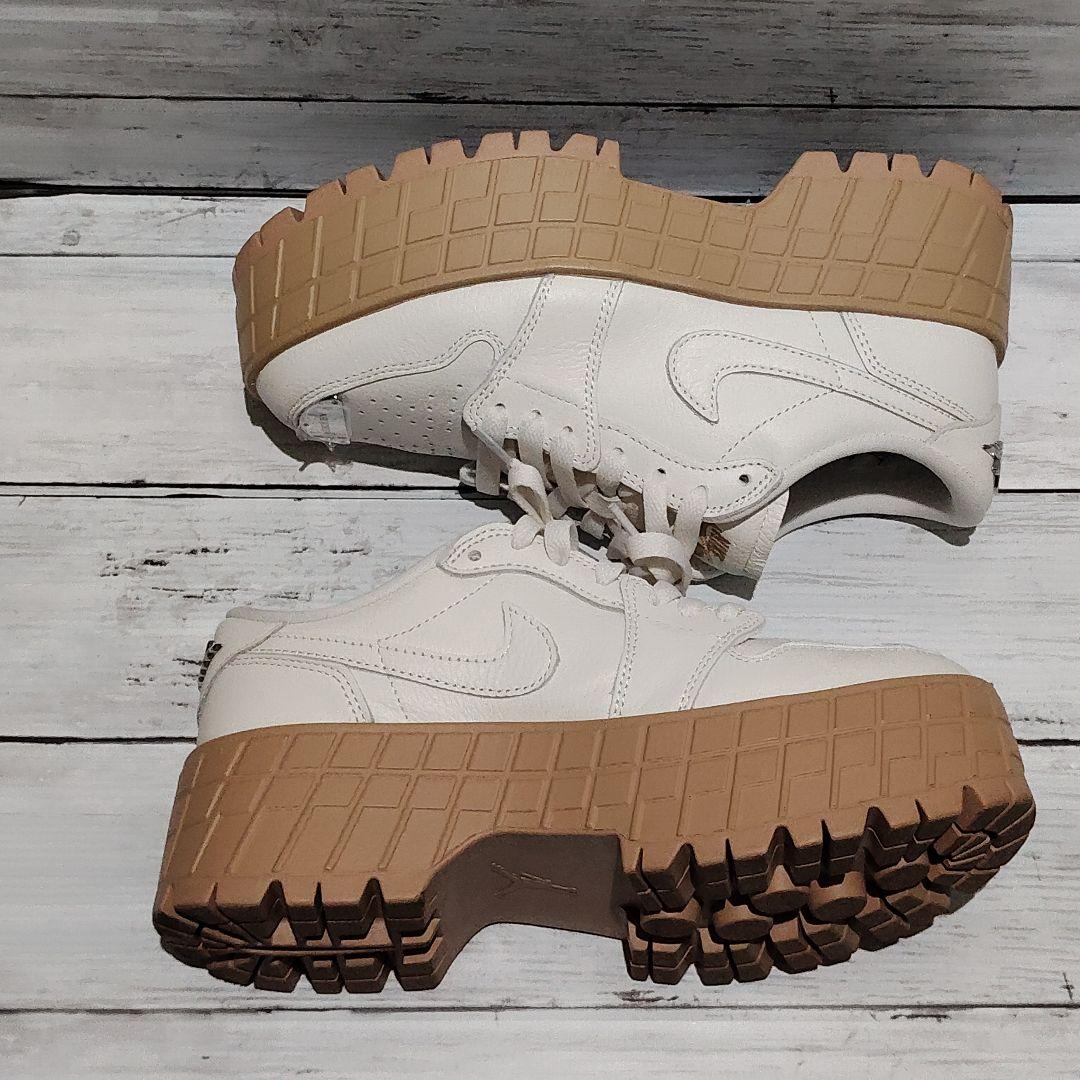 極美品✨24cm ナイキ ウィメンズ エアジョーダン1 ブルックリン ロー 白