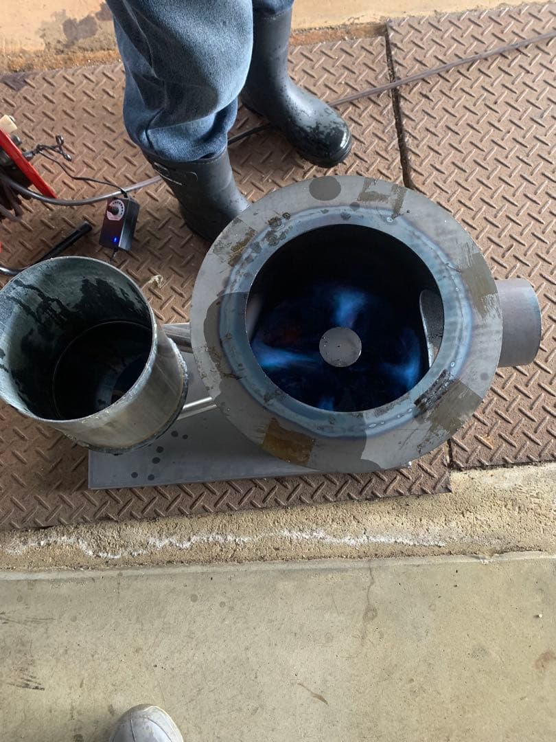 廃油ストーブ　即納品　在庫があります033103