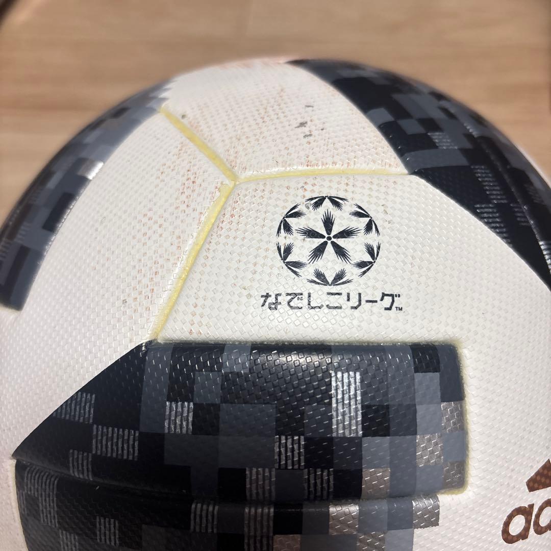 adidas TELSTRA 18 サッカーボール 5号球