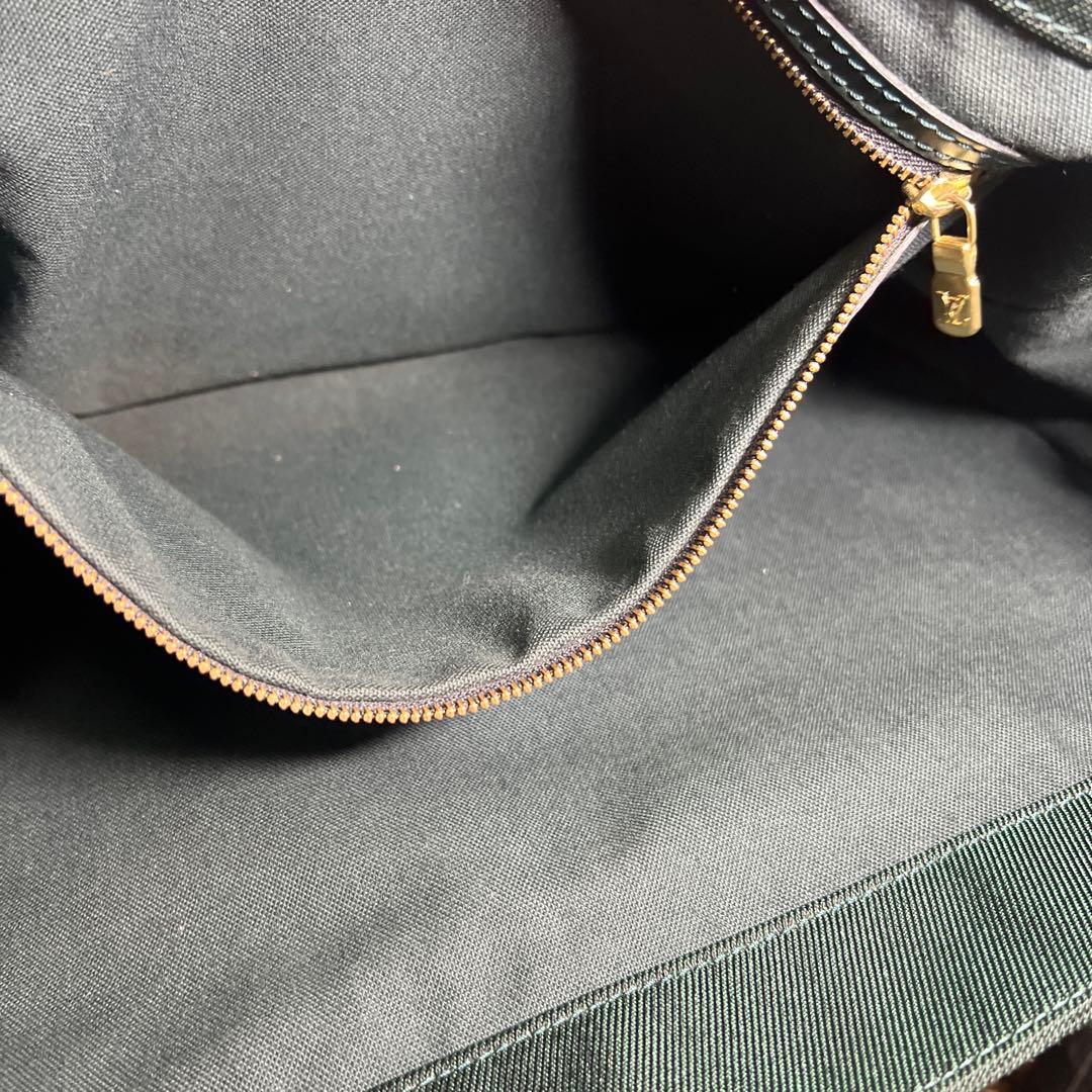 ルイ・ヴィトン タイガ デルス-エピセア ショルダーバック レザーM30164