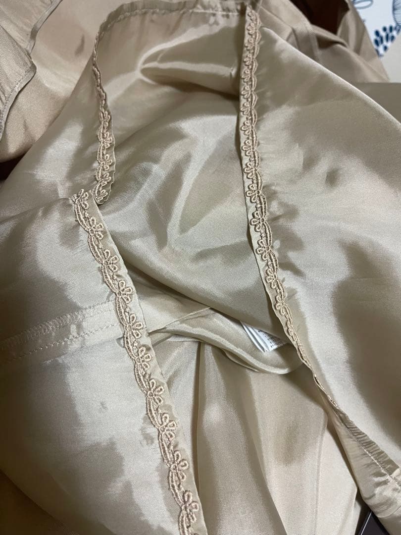 新品　　　フォクシー　　シルク形状　ふんわり　スカート