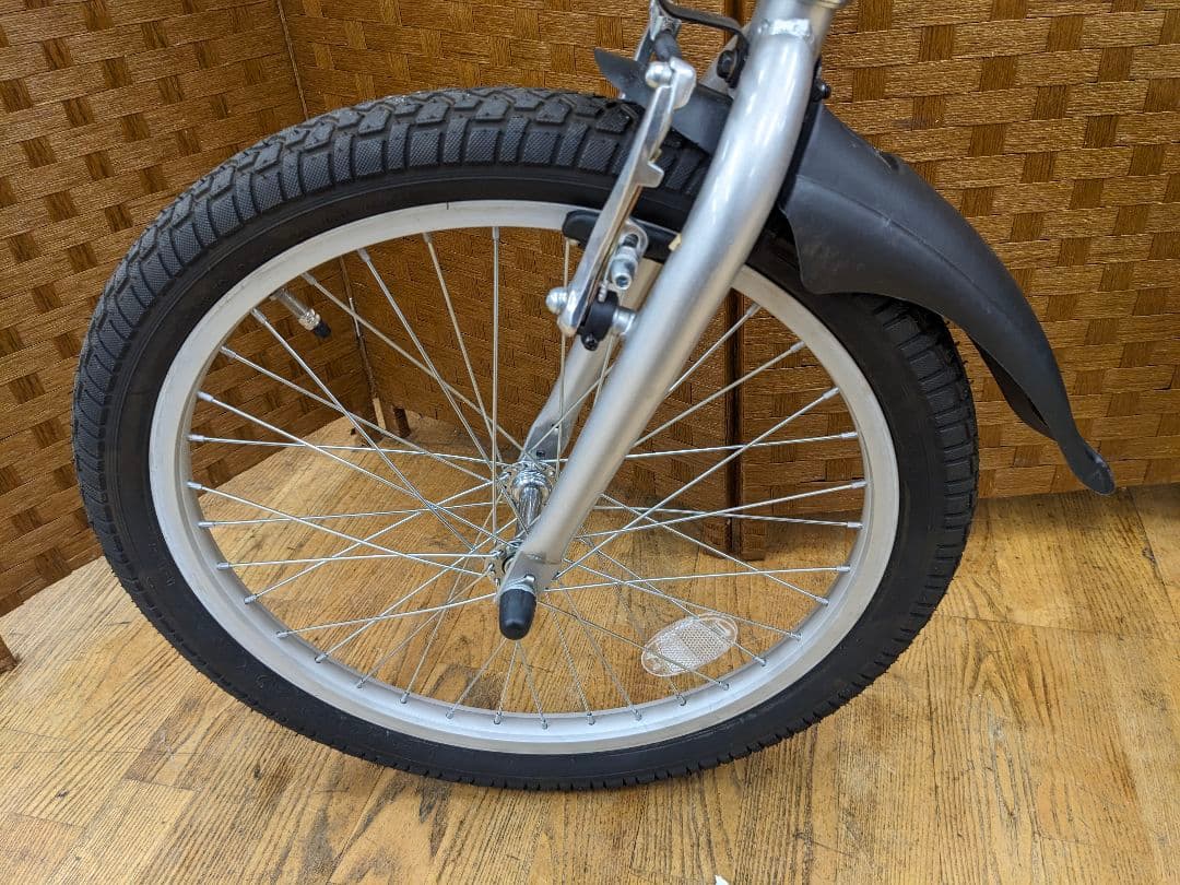 U079　美品　 折りたたみ自転車　サスペンション　6段変速 20インチ