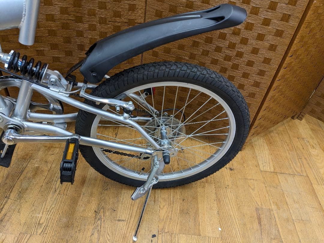 U079　美品　 折りたたみ自転車　サスペンション　6段変速 20インチ