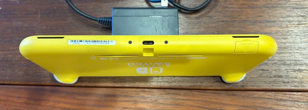 d*9様 Nintendo Switch Lite イエロー 充電器付き