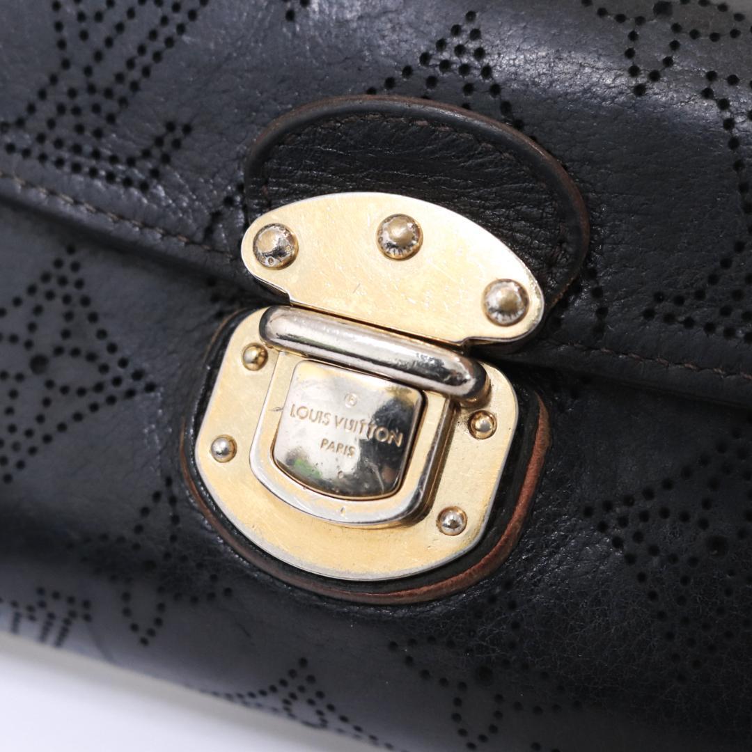 ルイヴィトン　モノグラムマヒナ　三つ折り財布　ポルトフォイユ アメリア　ブラック