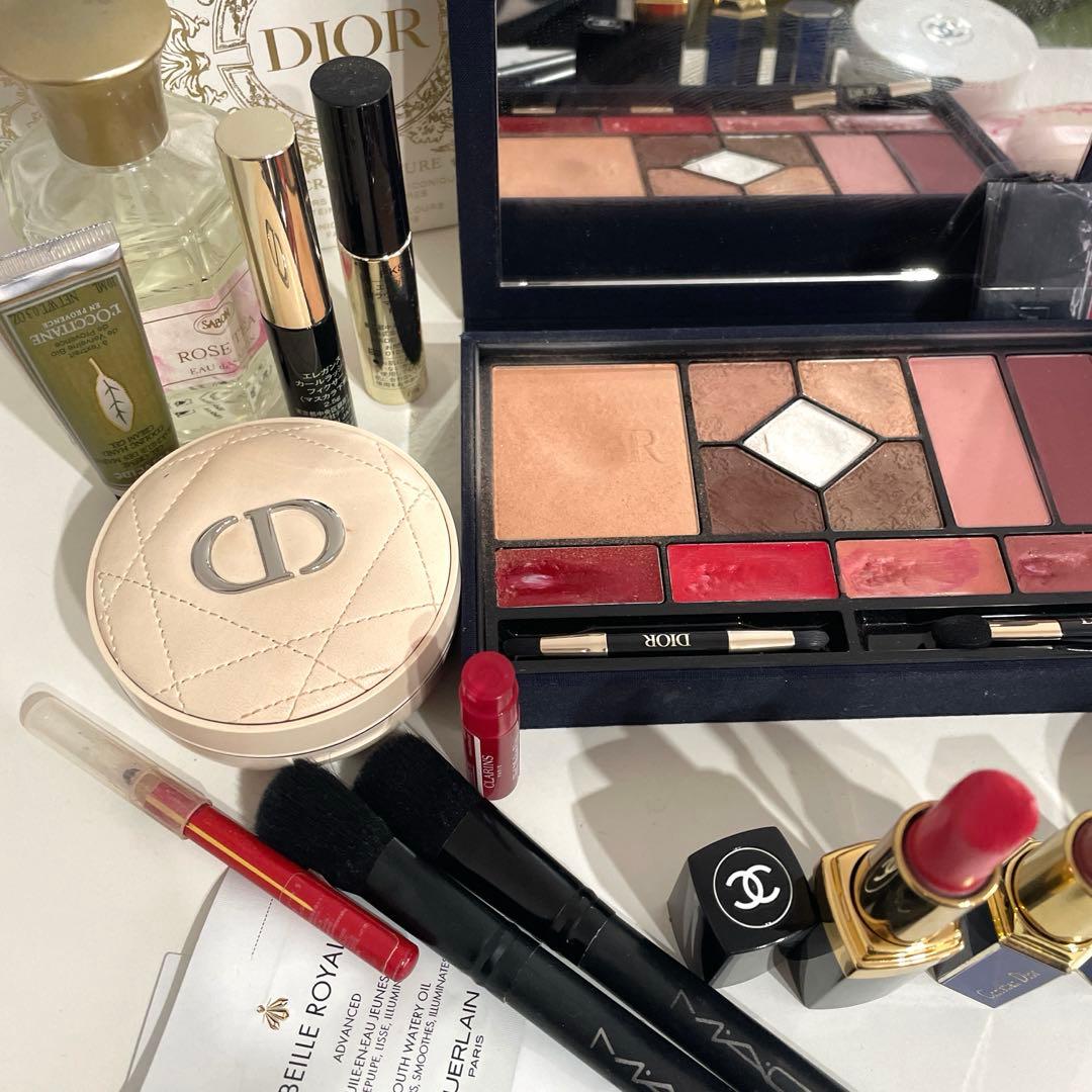 ディオールホリデーマルチパレット！シャネルYSLマックブラシデパコス等まとめ売り