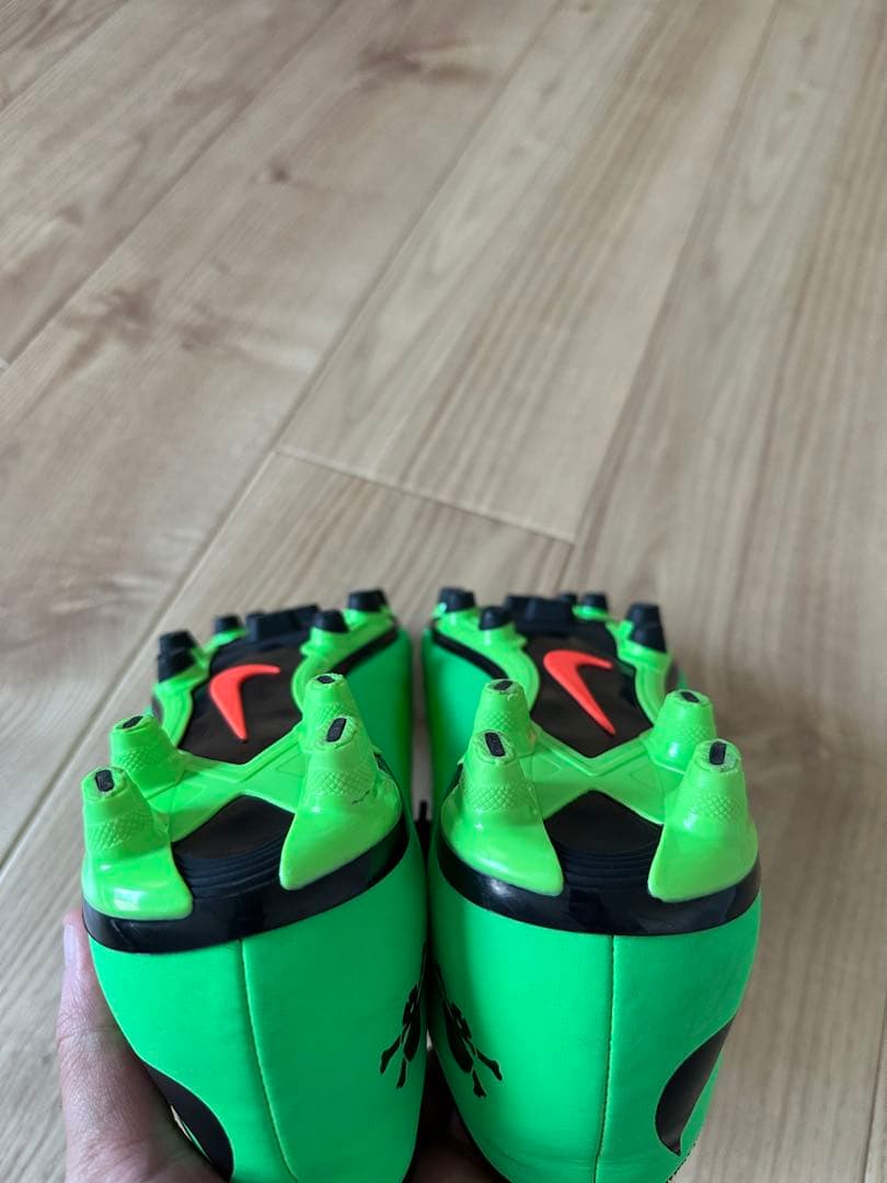 シューズ NIKE HYPERVENOM PHADE FG