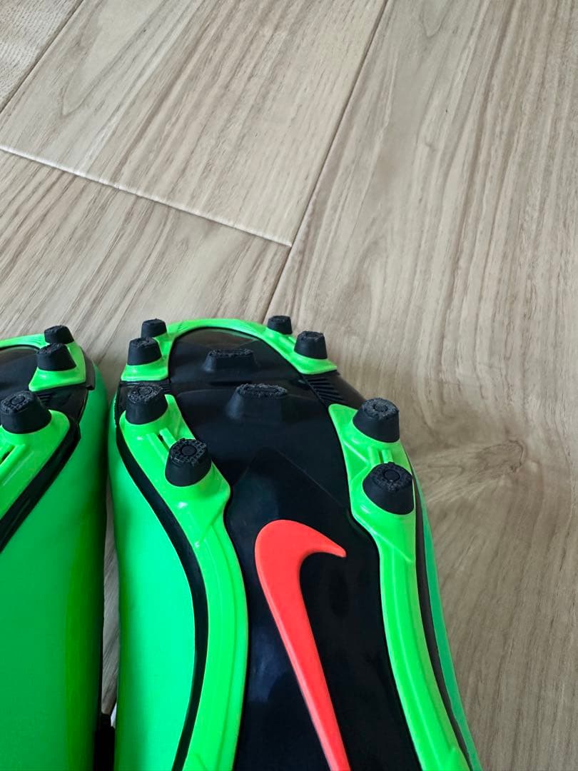 シューズ NIKE HYPERVENOM PHADE FG