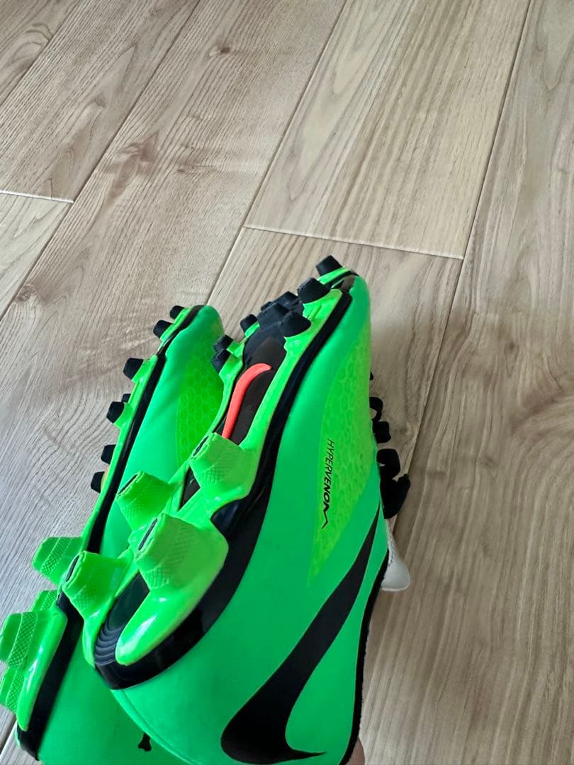 シューズ NIKE HYPERVENOM PHADE FG