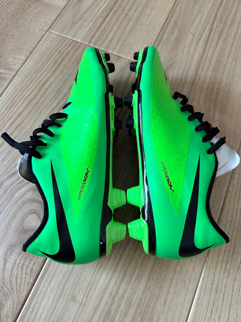 シューズ NIKE HYPERVENOM PHADE FG