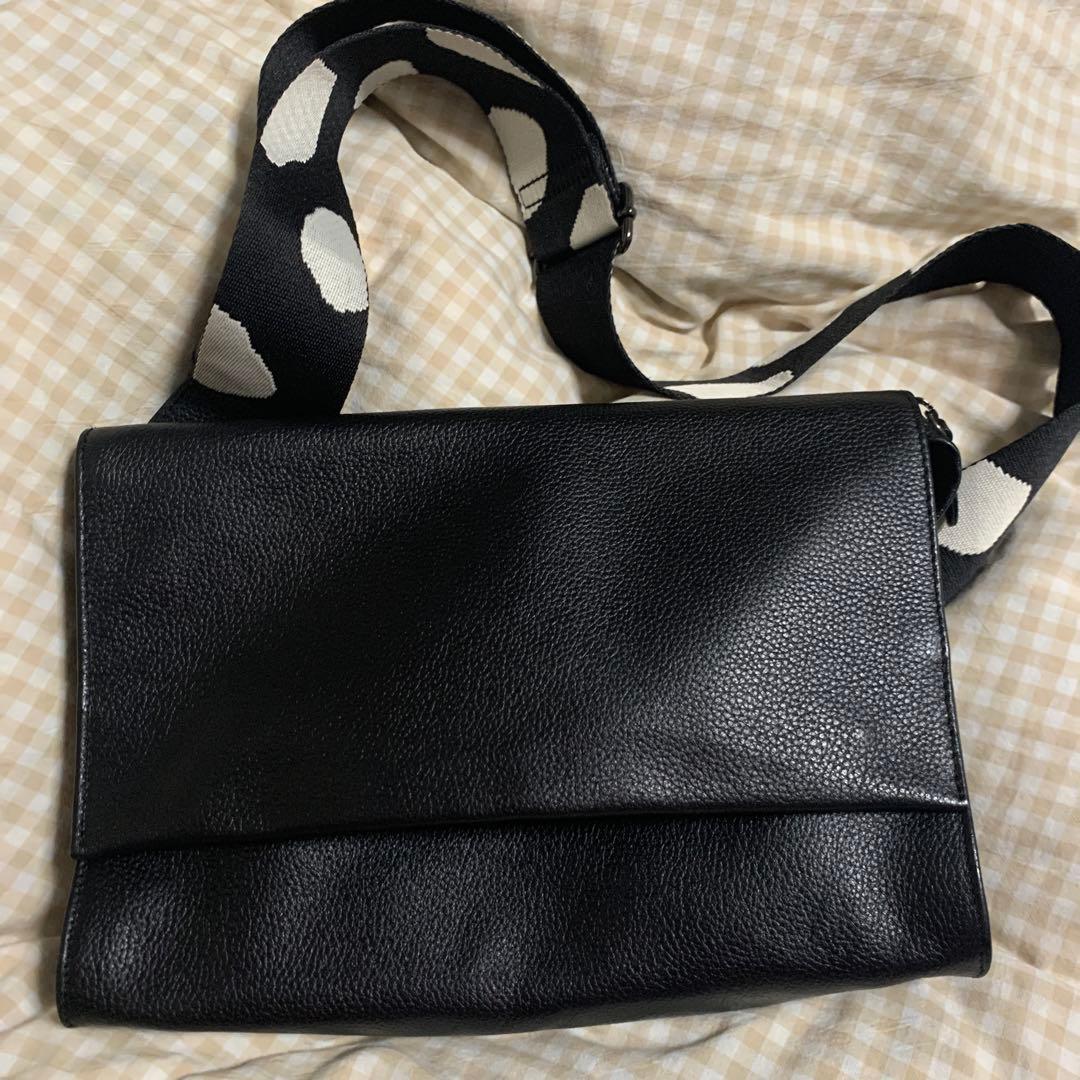 イアパピヨネ　ワイドテープ　ショルダーバッグ ボディバッグ　ダルメシアン